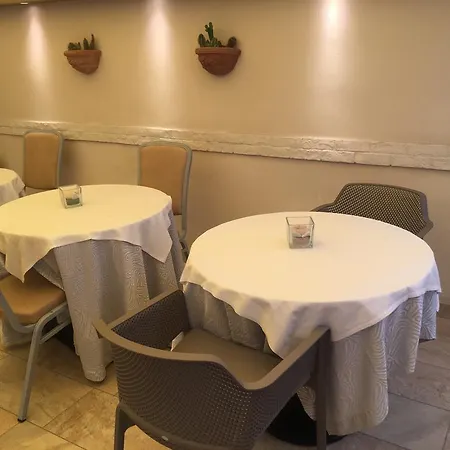 Enrico Hotel