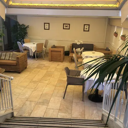 Enrico Hotel