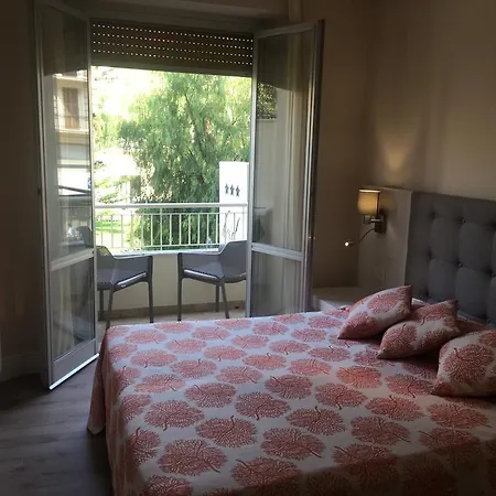 Enrico Hotel
