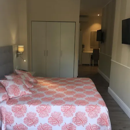 ホテル Enrico アラッシオ